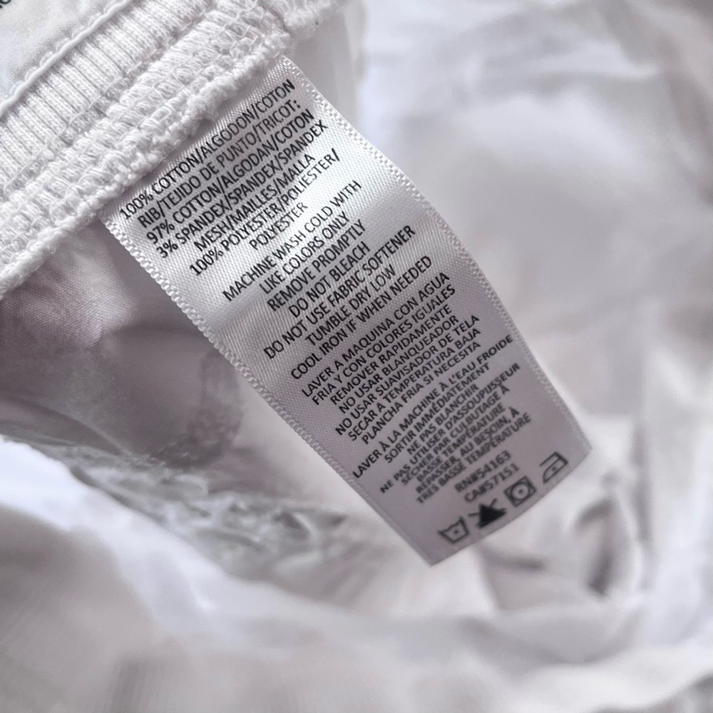 Calvin Klein Performance Convertible Poplin Capri Pants in White & Periwinkle - Picture 14 of 14